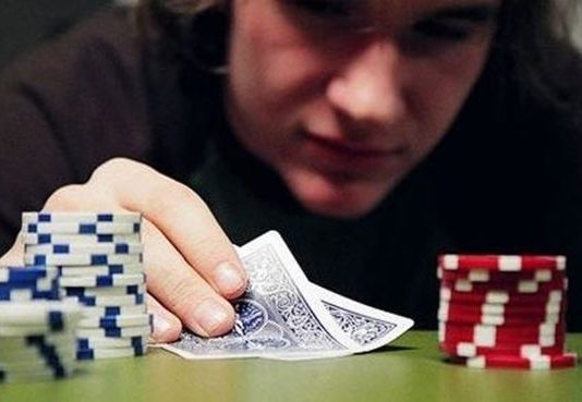 Dị nhân cá độ trở thành siêu đại gia (Phần 2) huong dan cach tinh xac suat trong Poker